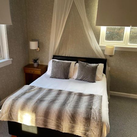 West Park Hotel Clydebank Bagian luar foto