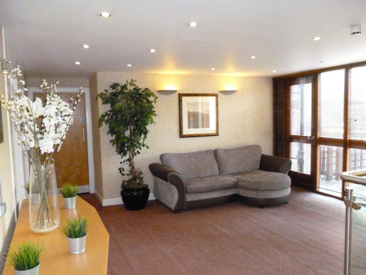 West Park Hotel Clydebank Bagian luar foto