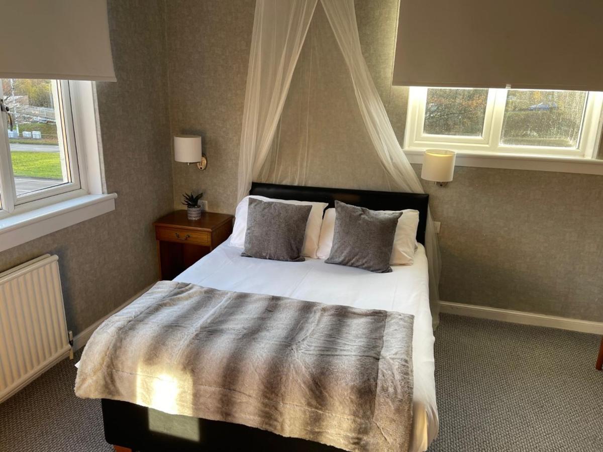 West Park Hotel Clydebank Bagian luar foto