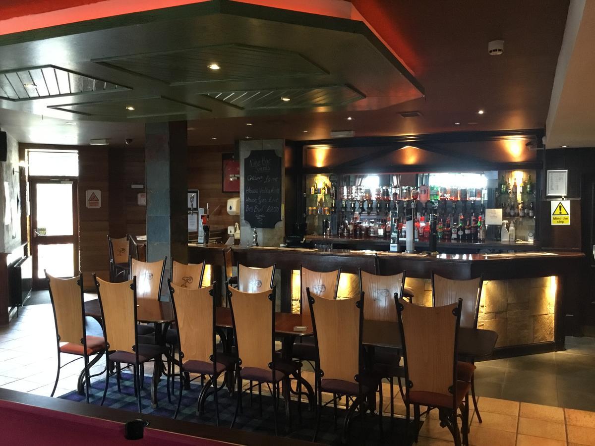 West Park Hotel Clydebank Bagian luar foto